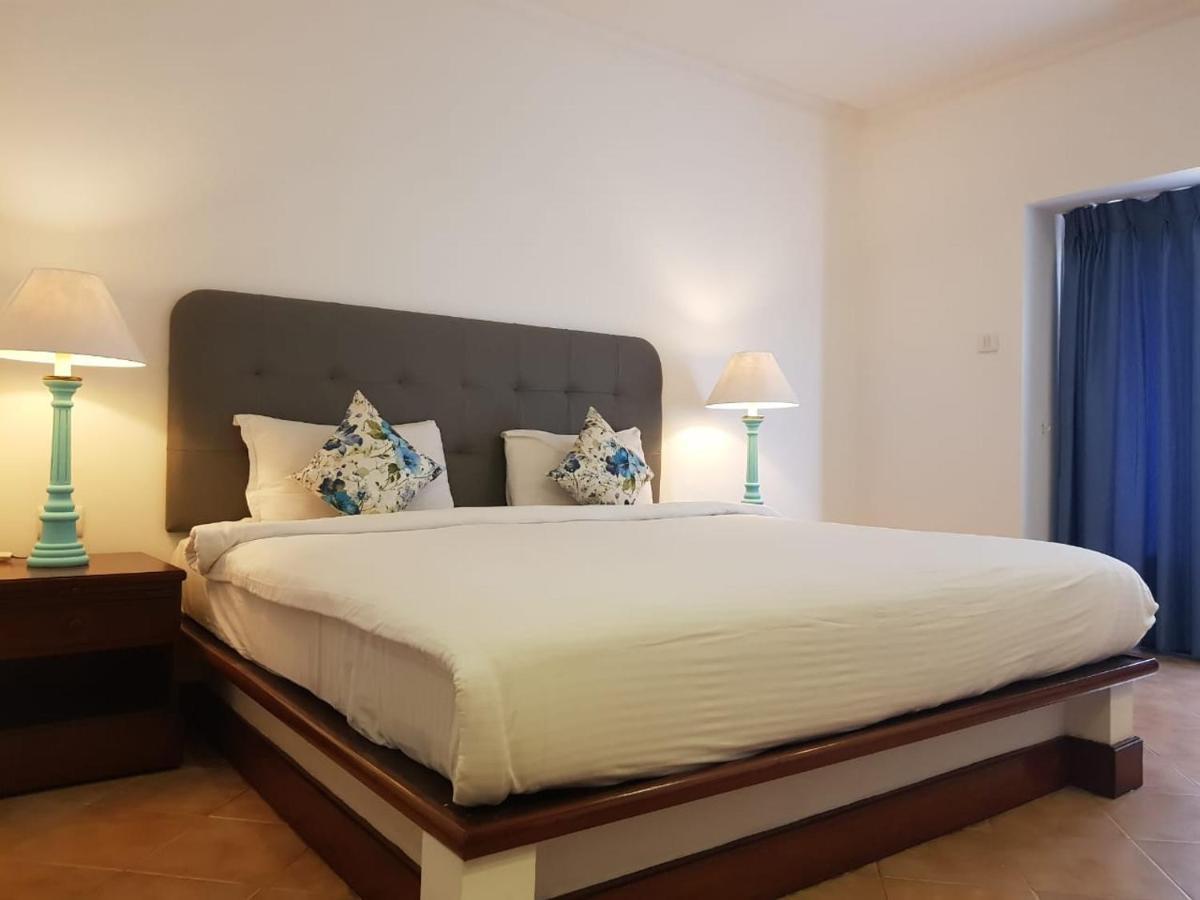 Coconut Grove Hotel Colva